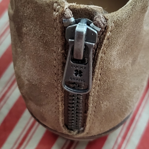 Lucky Brand’s 100% Leather Brown Tan Ankle Bootie - Picture 8 of 8
